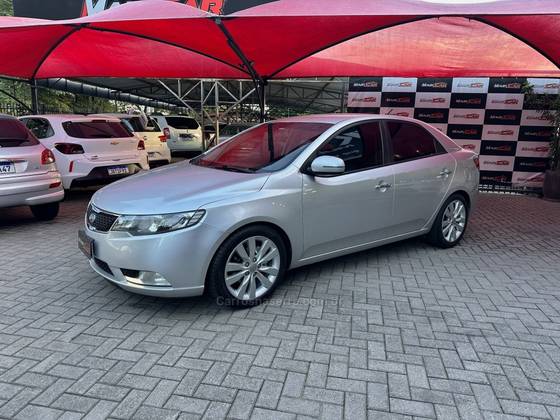 KIA CERATO 1.6 SX E.233 16V GASOLINA 4P AUTOMÁTICO